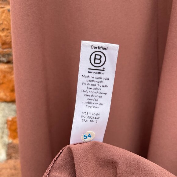 [SOLD on Depop] Athleta Mauve Midi Athleisure Moisture-Wicking Dress - Picture 12 of 14